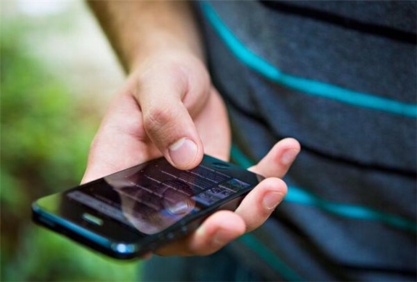 調查:超六成用戶不知蘋果iPhone電池可更換 調查:超六成用戶不知蘋果iPhone電池可更換