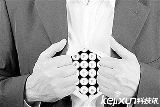 石墨烯和碳納米管紡織出電池衣服 出行不怕沒電了