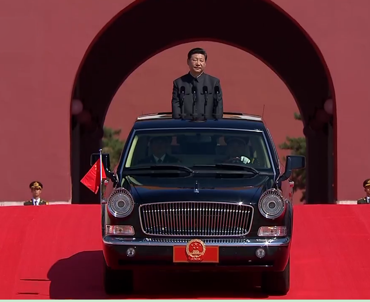 勝利日大閱兵：習(xí)近平坐國產(chǎn)紅旗車檢閱部隊(duì) 