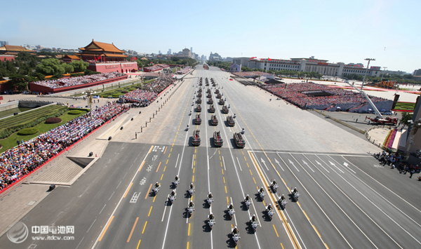 安凱客車:約200輛各類客車服務(wù)于閱兵式 安凱客車:約200輛各類客車服務(wù)于閱兵式