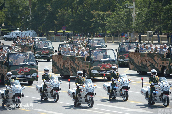 安凱客車:約200輛各類客車服務(wù)于閱兵式 安凱客車:約200輛各類客車服務(wù)于閱兵式