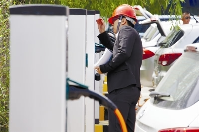 鋰電池 “青海造”世界大牌  青海新能源產業鏈顯集群效應