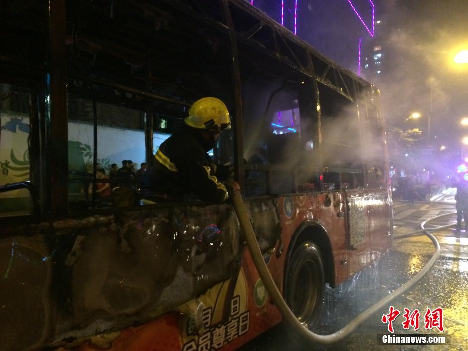 廈門(mén)金旅油電混合公交封停調(diào)查  原因：車(chē)輛尾部設(shè)備倉(cāng)起火