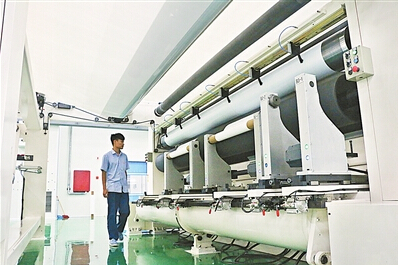 中科科技首創寬幅4.2米第三代鋰電池隔膜技術 中科科技首創寬幅4.2米第三代鋰電池隔膜技術