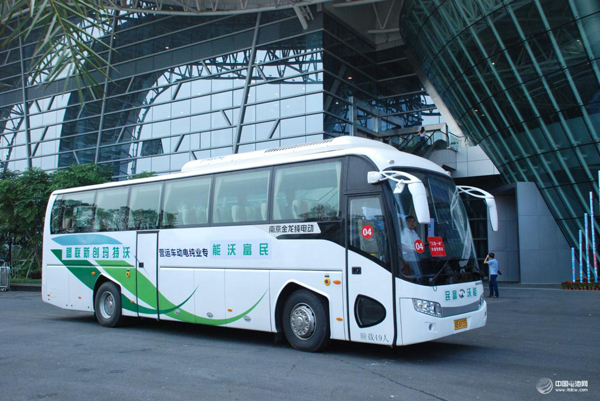 沒有充電樁也能跑 配移動充電車20分鐘可充80度電 沒有充電樁也能跑 配移動充電車20分鐘可充80度電