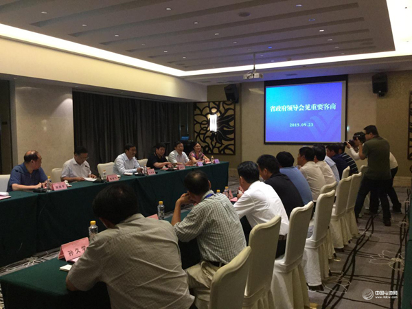 沒有充電樁也能跑 配移動充電車20分鐘可充80度電 沒有充電樁也能跑 配移動充電車20分鐘可充80度電