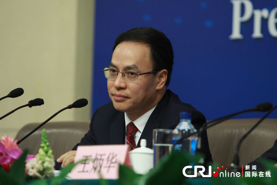 漢能集團(tuán)董事長(zhǎng)李河君