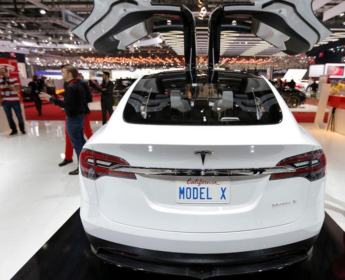 特斯拉Model X交付 簽名系列擁有90千瓦/時(shí)電池組