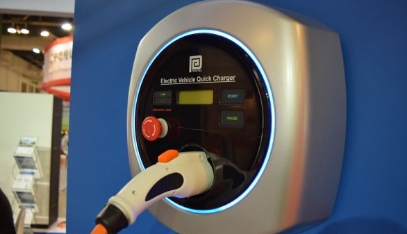 中國鐵塔獲國新100億入股 或加速充電樁建設等新業務 中國鐵塔獲國新100億入股 或加速充電樁建設等新業務