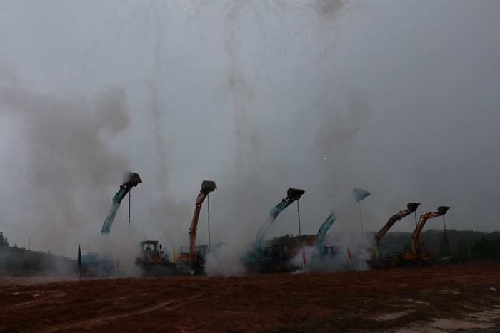 河北躍迪日產(chǎn)300萬Ah動(dòng)力鋰電池項(xiàng)目在河北龍陵開工