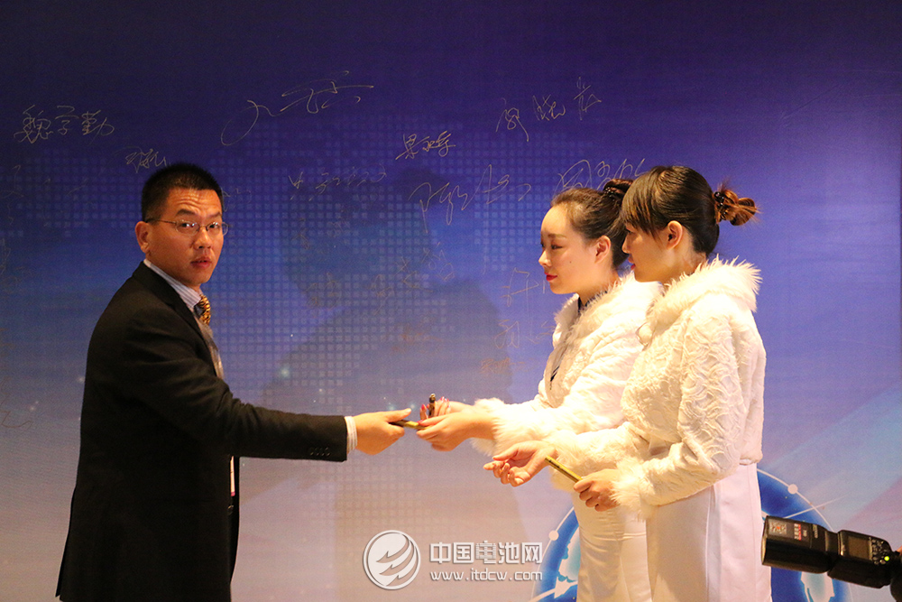 風口已起 第三屆鋰電“達沃斯”全球論壇今日在湖北武漢開幕 風口已起 第三屆鋰電“達沃斯”全球論壇今日在湖北武漢開幕