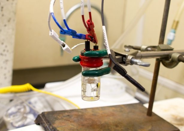 氧化鋰與石墨烯“蓬松”電極助電池續(xù)航里程翻倍