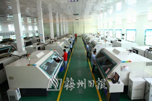 超華科技逾9000萬購買設備生產(chǎn)鋰電銅箔