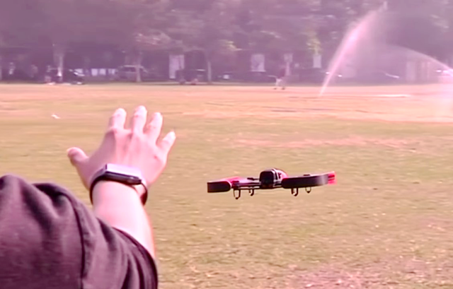 蘋果手表新玩法:臺灣極客用它來操控無人機 蘋果手表新玩法:臺灣極客用它來操控無人機