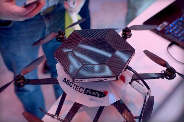 英特爾收購德國無人機廠商 擬推廣實感技術 英特爾收購德國無人機廠商 擬推廣實感技術