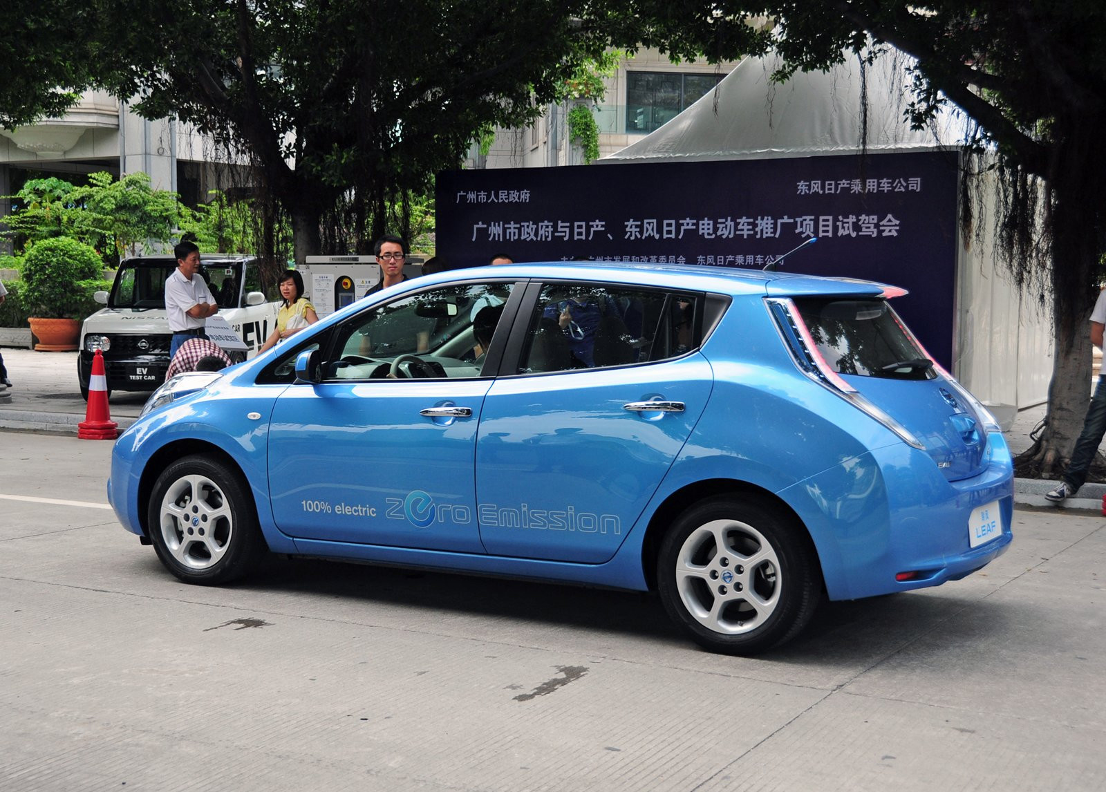 新能源汽車產業狂飆突進 別重蹈光伏業覆轍