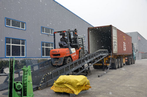 山東金潮電池烏干達外分廠項目進入設備安裝調試階段 山東金潮電池烏干達外分廠項目進入設備安裝調試階段