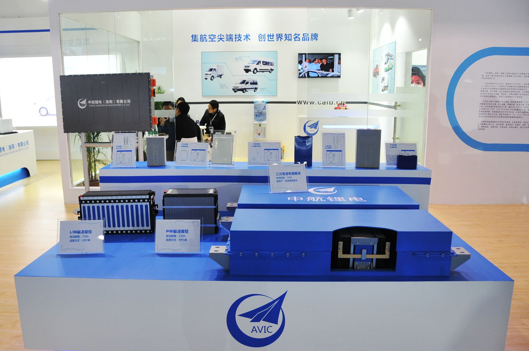 磷酸鐵鋰與三元材料各有優(yōu)劣 動(dòng)力電池技術(shù)路線應(yīng)多元化