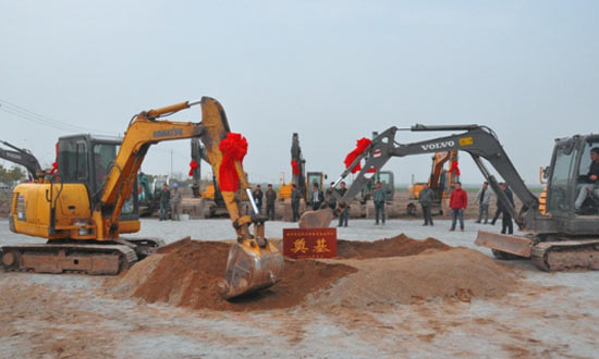 南京金龍武漢新能源基地開工 項目總投資51億元 南京金龍武漢新能源基地開工 項目總投資51億元