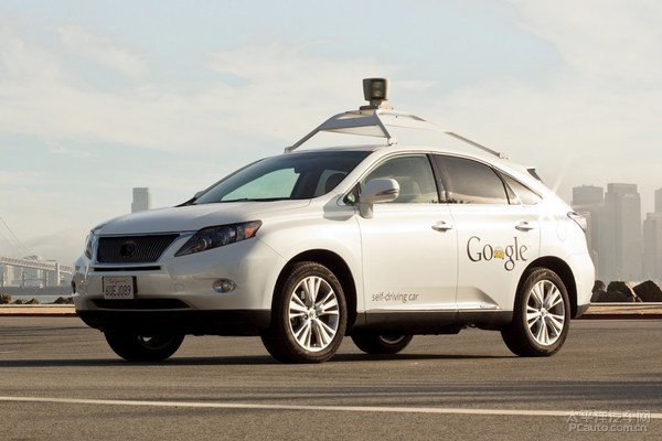 再成兩會焦點 無人駕駛技術離我們有多遠? 再成兩會焦點 無人駕駛技術離我們有多遠?