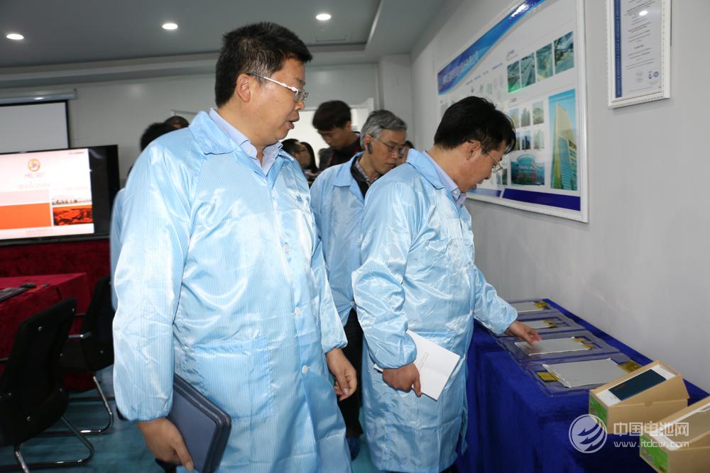 妙盛動力董事長 邱澤有介紹公司產品