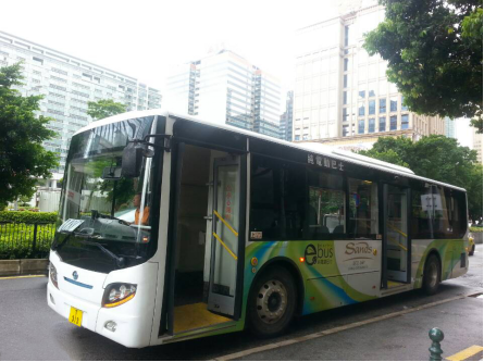 深圳五洲龍集團(tuán)純電動(dòng)公交車(chē)FDG6113EVG在澳門(mén)運(yùn)營(yíng)