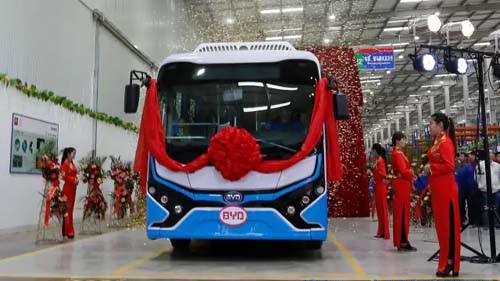 河北承德高新區比亞迪首批純電動客車下線
