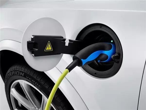 中國汽車產業進入創新高潮期 新能源車更實用 