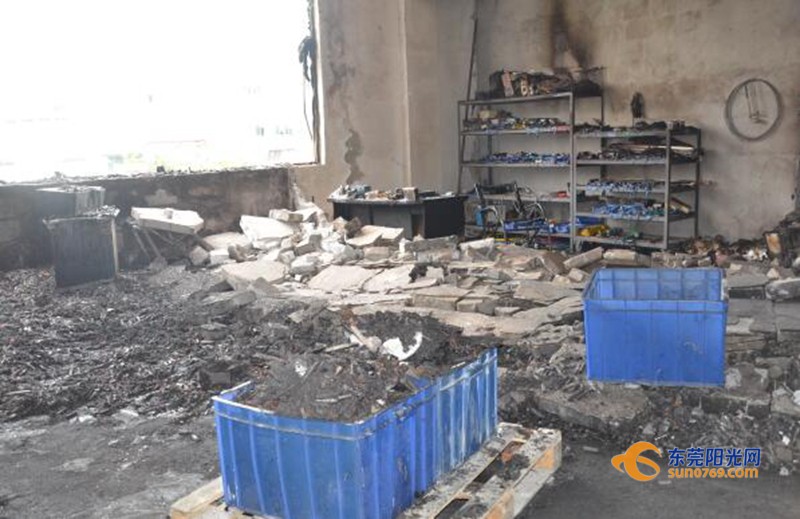 廣東深圳：中準(zhǔn)能源廢舊圓柱鋰電池堆冒煙起火 無傷亡