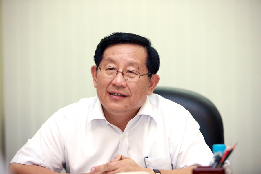 萬鋼:重視電池等基礎研究 新能源車推廣需全社會支持 萬鋼:重視電池等基礎研究 新能源車推廣需全社會支持