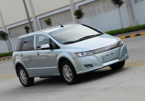 國產電動車很慘？談新能源汽車電池與續航里程問題