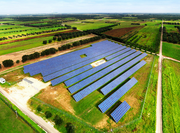 IHS近日預(yù)計(jì)全球光伏市場(chǎng)的年裝機(jī)量在2016年將會(huì)增長(zhǎng)17％