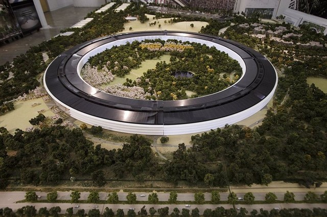 蘋果庫比蒂諾飛船總部沙盤 蘋果庫比蒂諾飛船總部沙盤