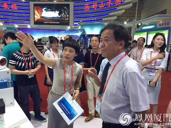 閩企圣榮凱業(yè)亮相6·18 汽車新能源引關(guān)注 閩企圣榮凱業(yè)亮相6·18 汽車新能源引關(guān)注