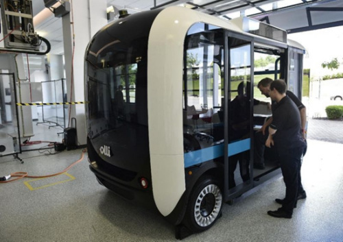 美國推出新型無人駕駛汽車 能同乘客即時(shí)對(duì)話