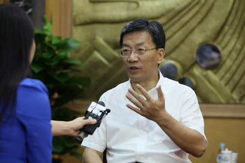 懷進鵬：國家動力電池創新中心將推動制造業從跟跑到領跑