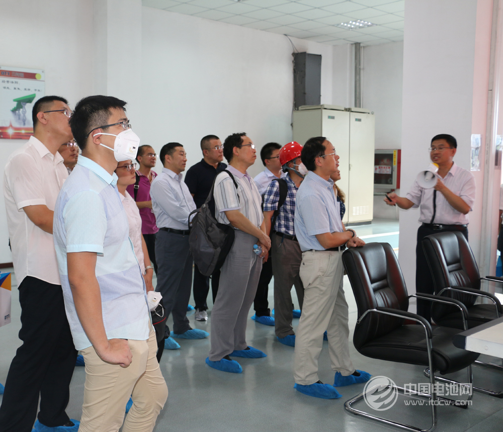 與會嘉賓參觀天津市貝特瑞新能源材料有限責任公司總控室