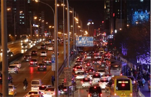 中國希望借新規定提高電動汽車數量 今年預計70萬輛 中國希望借新規定提高電動汽車數量 今年預計70萬輛