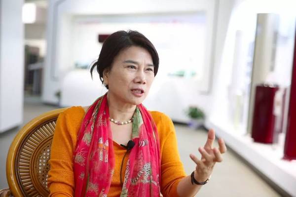 格力35條公告刷屏!董明珠130億收購銀隆 格力35條公告刷屏!董明珠130億收購銀隆