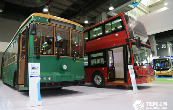 （明星車型——仿古鐺鐺車與純電動雙層客車）