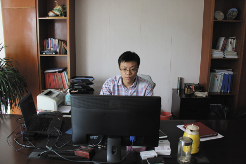 侯中軍:潛心研發(fā)15年 讓中國(guó)燃料電池早日具有國(guó)際競(jìng)爭(zhēng)力 侯中軍:潛心研發(fā)15年 讓中國(guó)燃料電池早日具有國(guó)際競(jìng)爭(zhēng)力