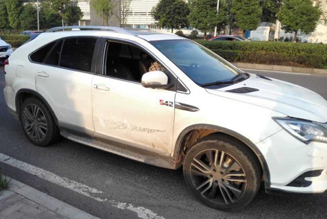 曝比亞迪新款唐外觀/內(nèi)飾 細節(jié)將進行改進 曝比亞迪新款唐外觀/內(nèi)飾 細節(jié)將進行改進