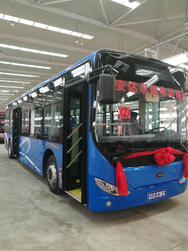 安達爾新能源車下線 已獲1100輛電動客車訂單