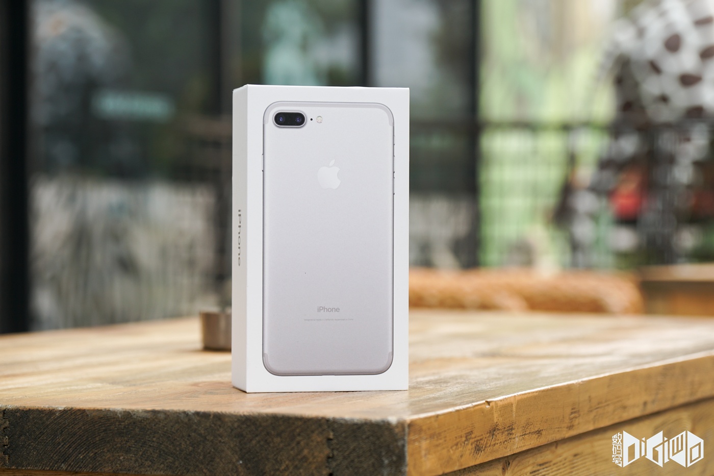 iPhone 7 Plus銀色開箱 續(xù)航時間比iPhone 6s高2小時