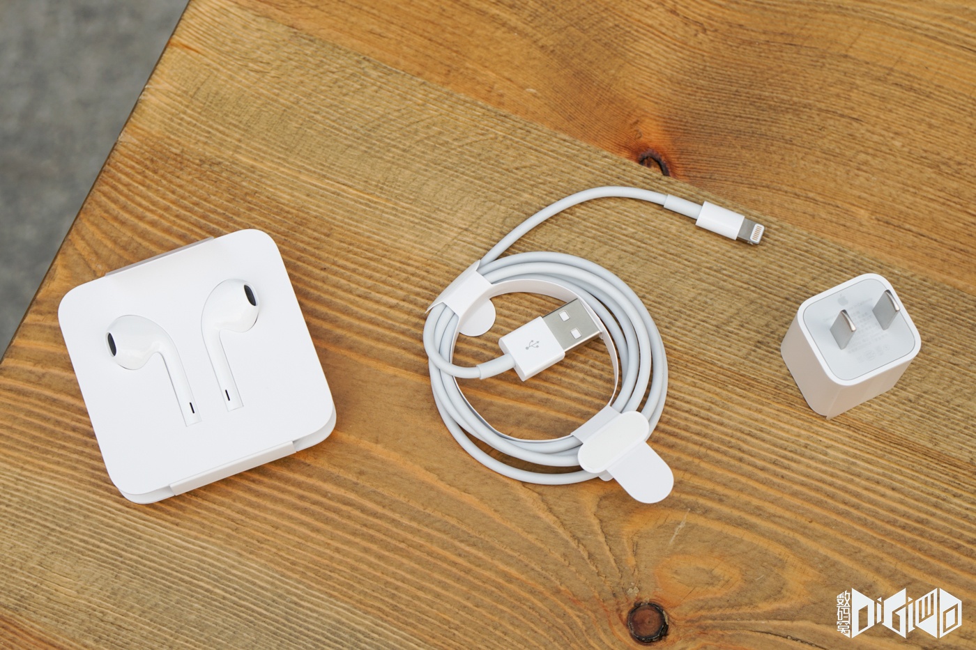 iPhone 7 Plus銀色開箱 續航時間比iPhone 6s高2小時