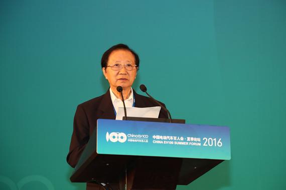 陳清泰:建議放寬市場準入 允許電動汽車學蘋果及小米模式 陳清泰:建議放寬市場準入 允許電動汽車學蘋果及小米模式