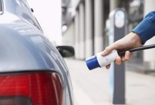 電動汽車充電難題依舊 政府補助的充電樁將接受監督