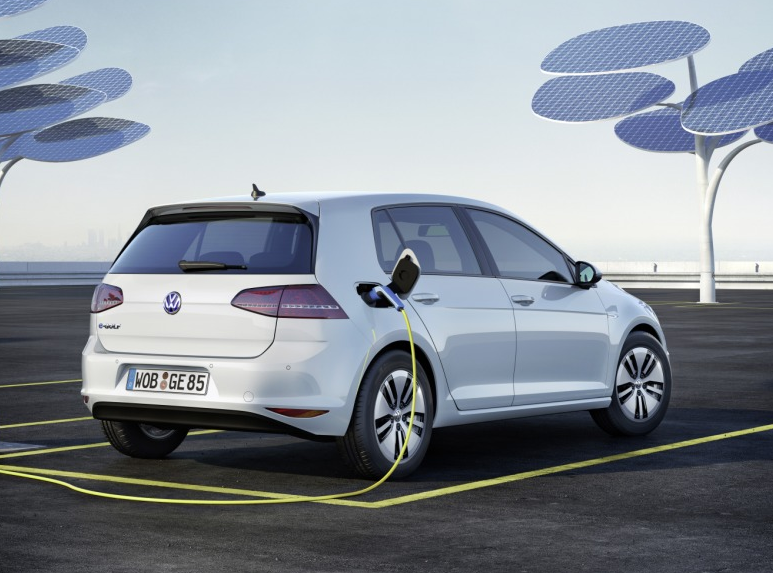 電池成本下降 大眾等主流傳統車企布局電動車產品