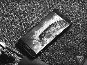 格林的手機(jī)。（圖片來源：“臨界點(diǎn)”網(wǎng)站）