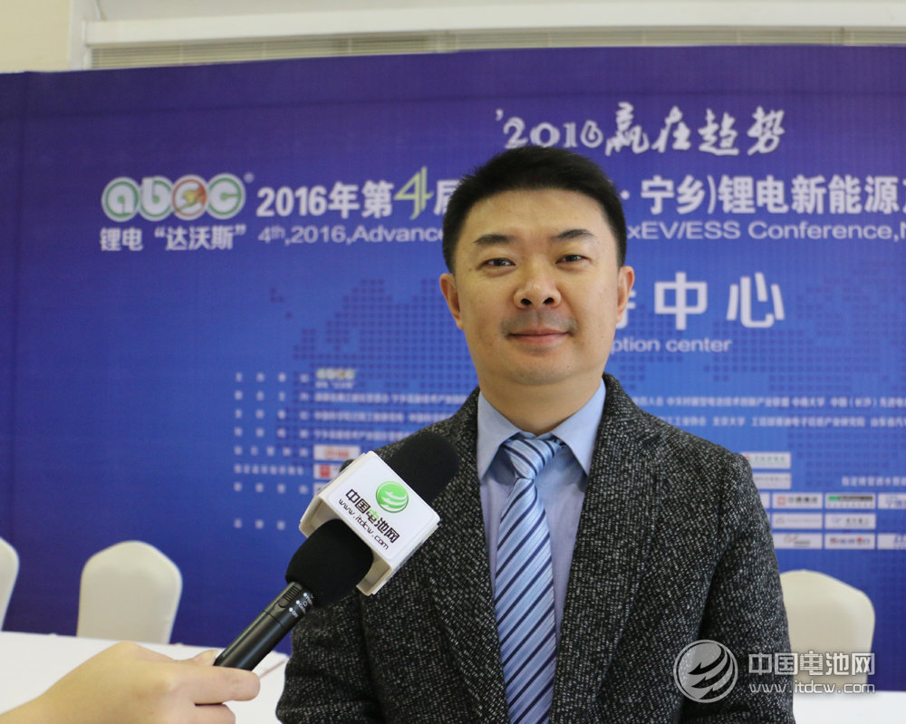 寧德時代市場總監(jiān)楊琦在接受中國電池網(wǎng)采訪 寧德時代市場總監(jiān)楊琦在接受中國電池網(wǎng)采訪